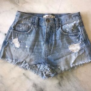 Super cute distressed shorts
